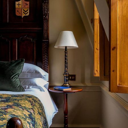 Batty Langley'S Hotel London Kültér fotó A bedroom at the hotel