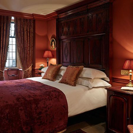 Batty Langley'S Hotel London Kültér fotó A bedroom at the hotel