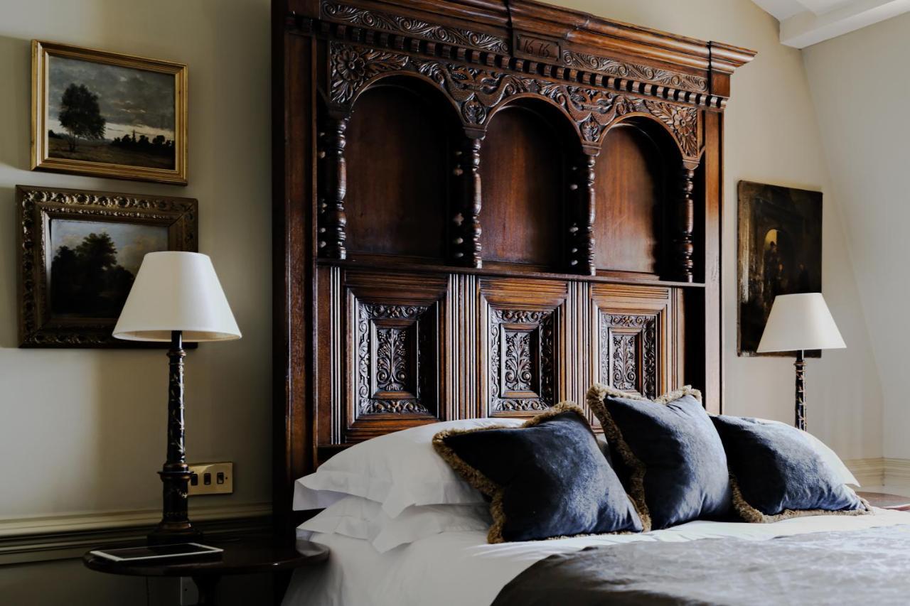 Batty Langley'S Hotel London Kültér fotó A bedroom at the hotel