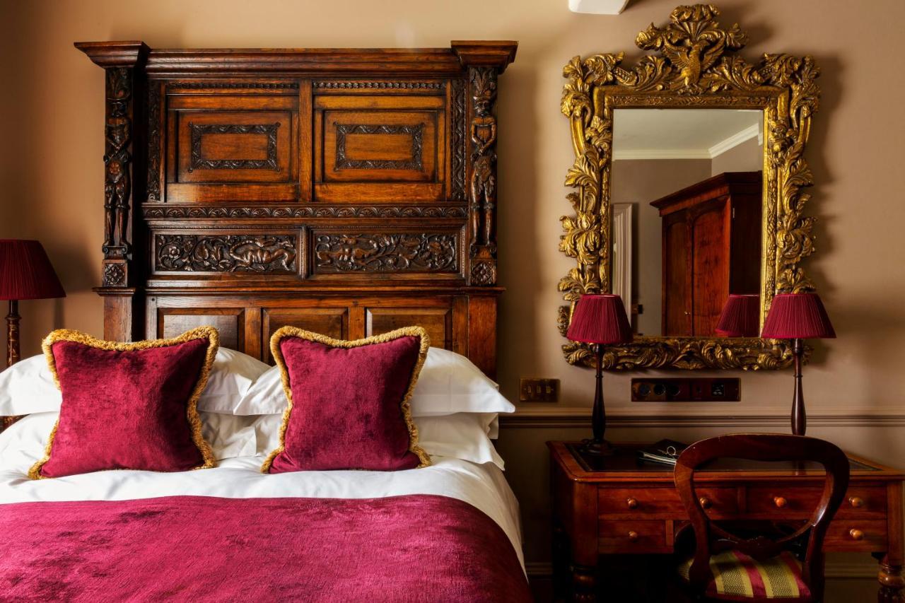 Batty Langley'S Hotel London Kültér fotó A bedroom at the hotel
