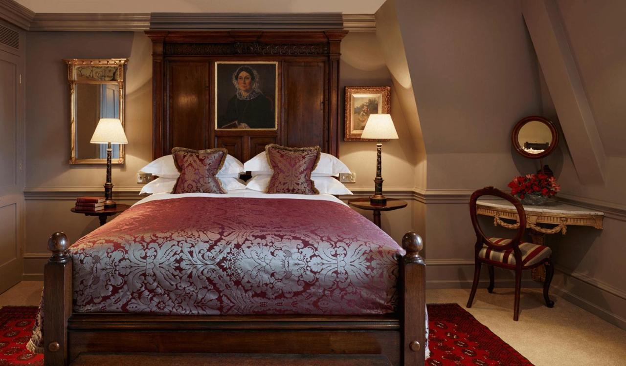 Batty Langley'S Hotel London Kültér fotó A bedroom at the hotel
