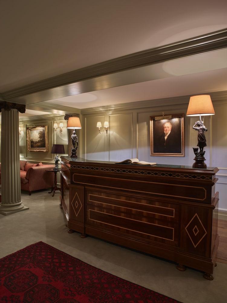 Batty Langley'S Hotel London Kültér fotó Reception desk
